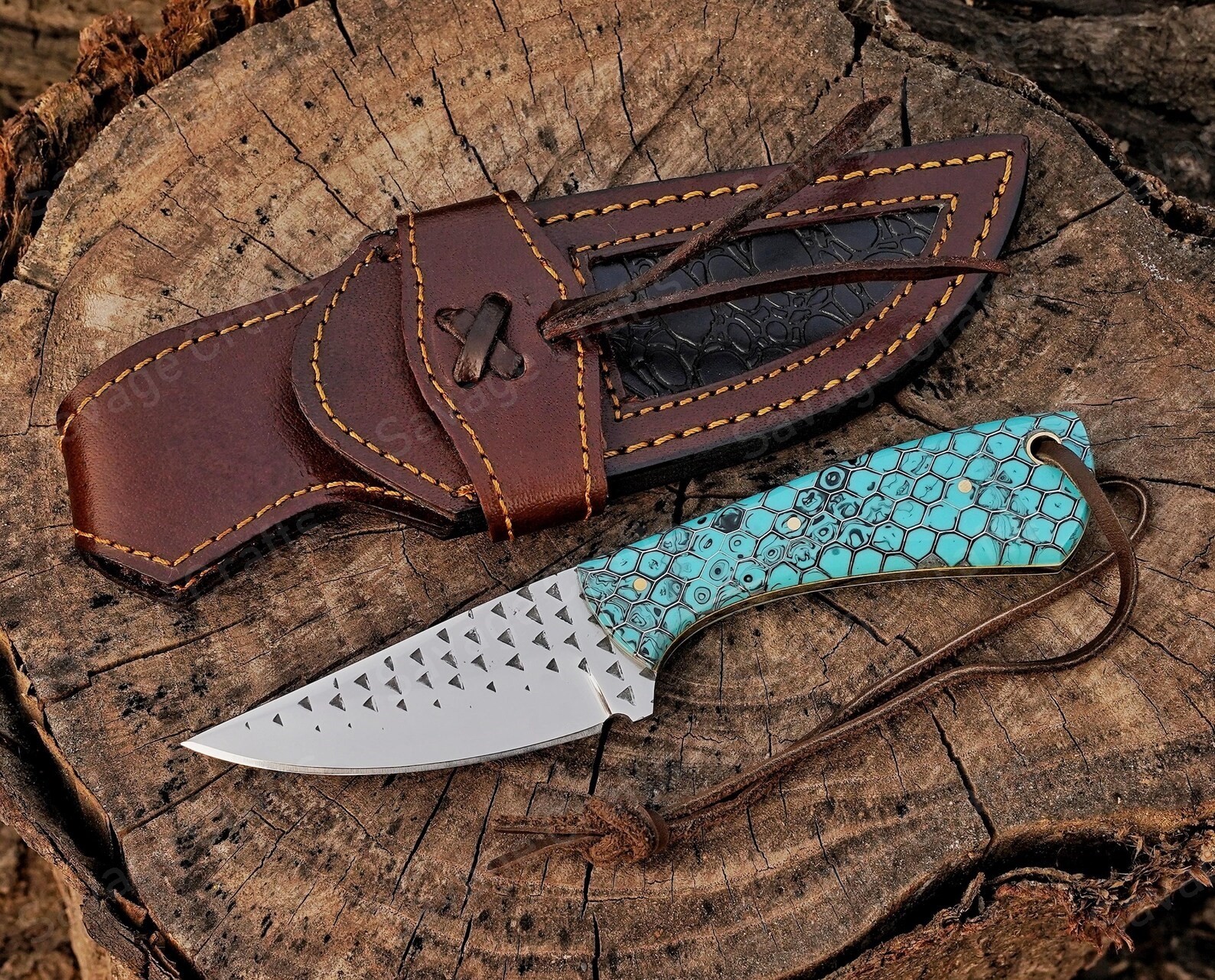 7.5″ High-Carbon Steel Cowboy Knife – Resin Handle
