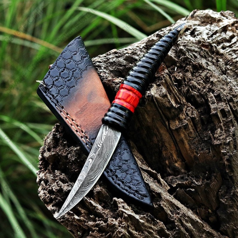 10″ Damascus Steel Skinner Knife – Horn Handle
