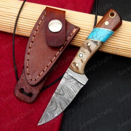 5.75″ Damascus Steel Cowboy Knife – Wood & Horn