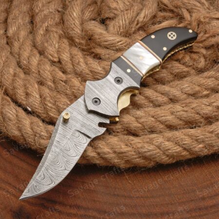 7.5″ Handmade Damascus Steel Folding/Pocket Knife – Horn Handle
